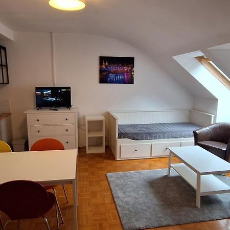 Flataid Apartment Obere Bahnstrasse - Grazer Messe Eksteriør bilde